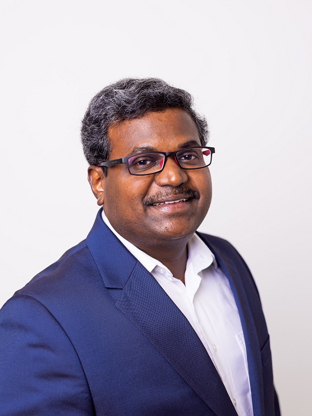 Founder of GeniusArena Software, leading cloud innovations, enterprise applications, and competitive strategies.
